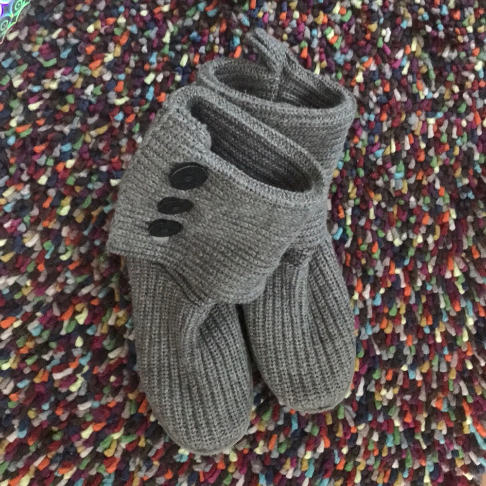 Grey Knit Uggs - image 1